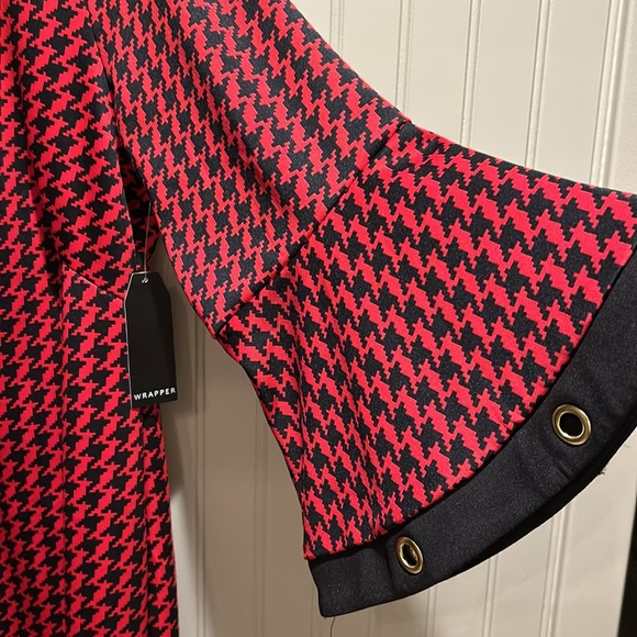 WRAPPER Red Houndstooth dress - bell sleeves grommet detail - Nordstrom XL - NWT - Picture 4 of 10